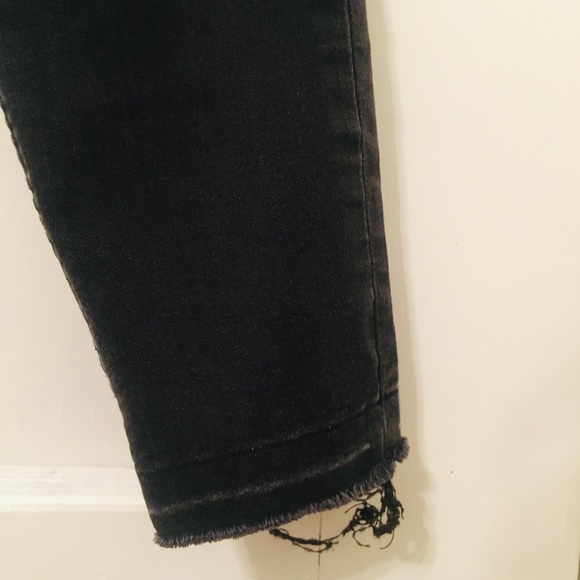 Black distressed jeans - Picture 3 of 3